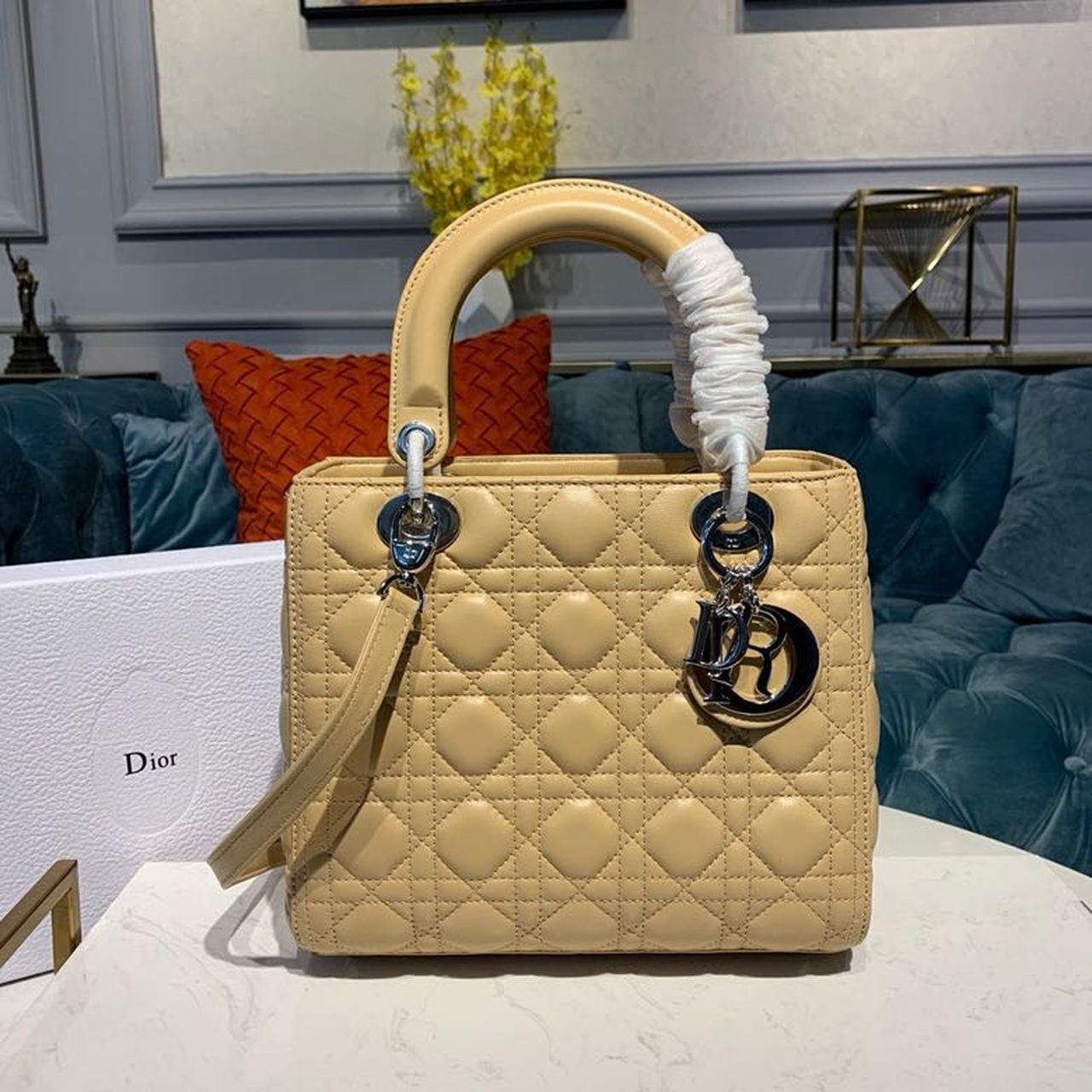 Top Quality MeTop Qualityum Lady Bag Silver Hardware Pale Yellow For Women 9.5in/24cm CD