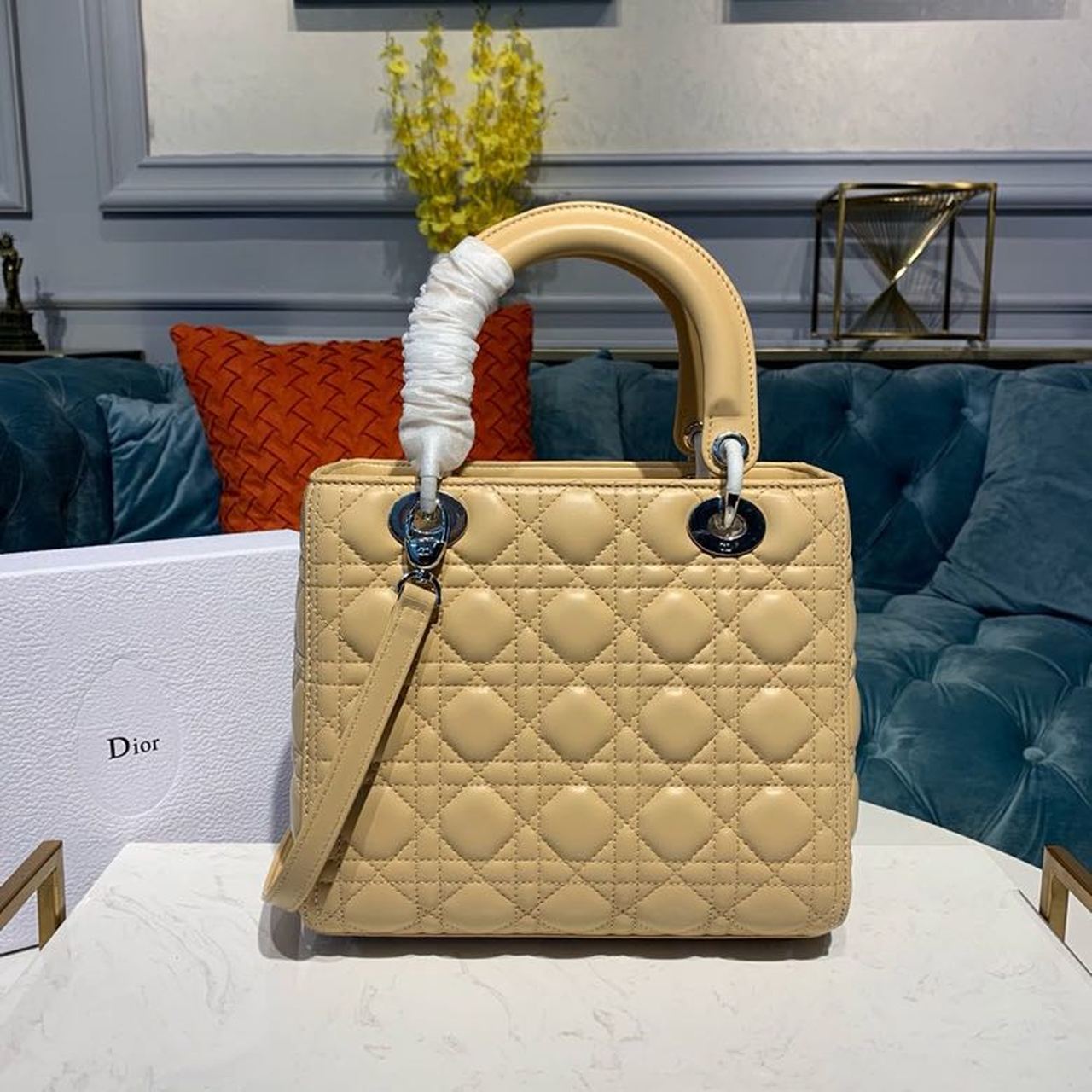 Top Quality MeTop Qualityum Lady Bag Silver Hardware Pale Yellow For Women 9.5in/24cm CD