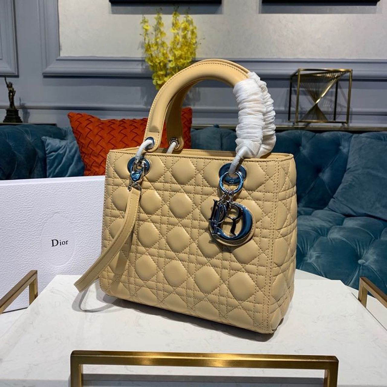 Top Quality MeTop Qualityum Lady Bag SiTop Qualityer Hardware Pale Yellow For Women 9.5in/24cm CD
