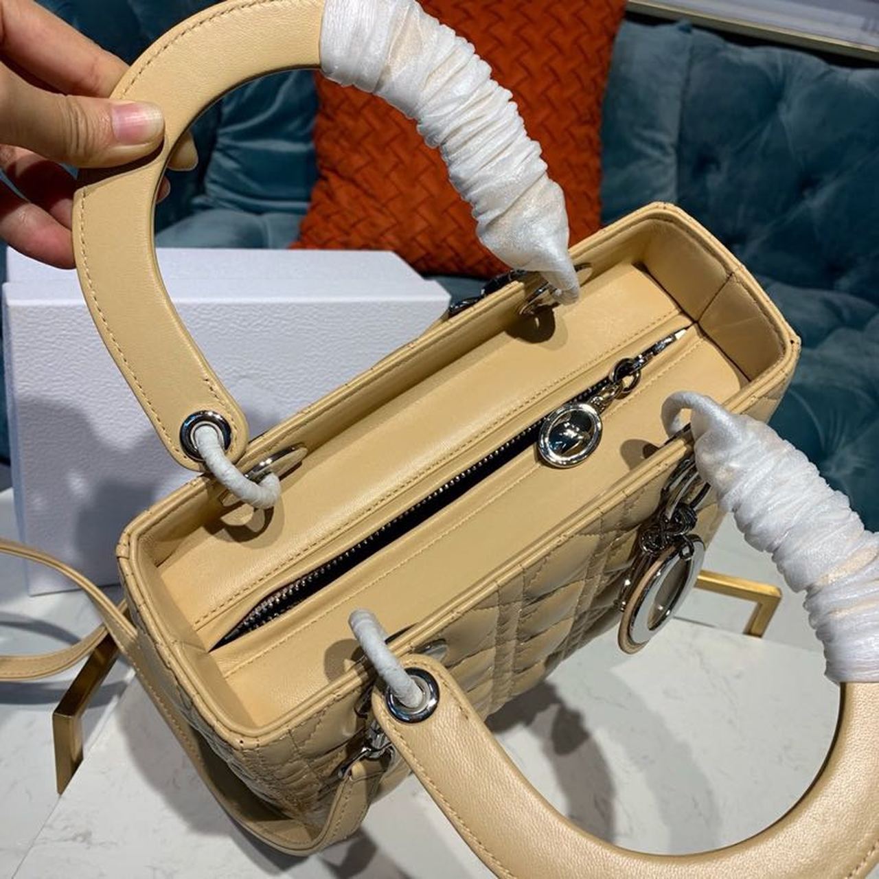 Top Quality MeTop Qualityum Lady Bag Silver Hardware Pale Yellow For Women 9.5in/24cm CD