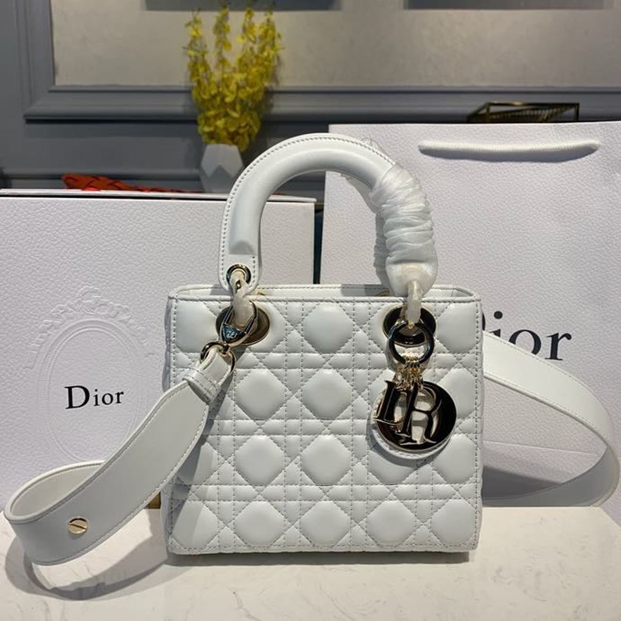 Top Quality Small Lady Bag Gold Toned Hardware White For Women 8in/20cm CD