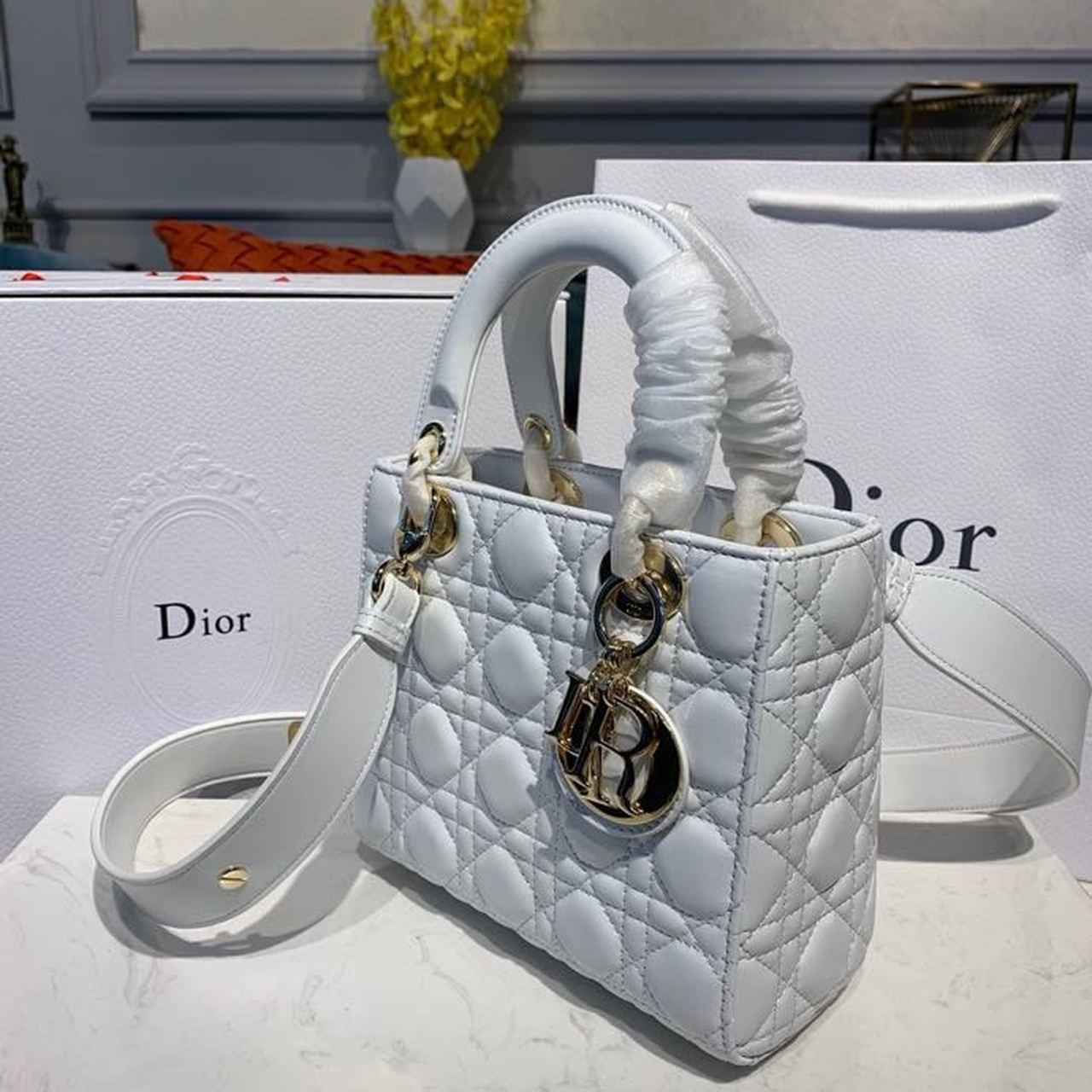Top Quality Small Lady Bag Gold Toned Hardware White For Women 8in/20cm CD