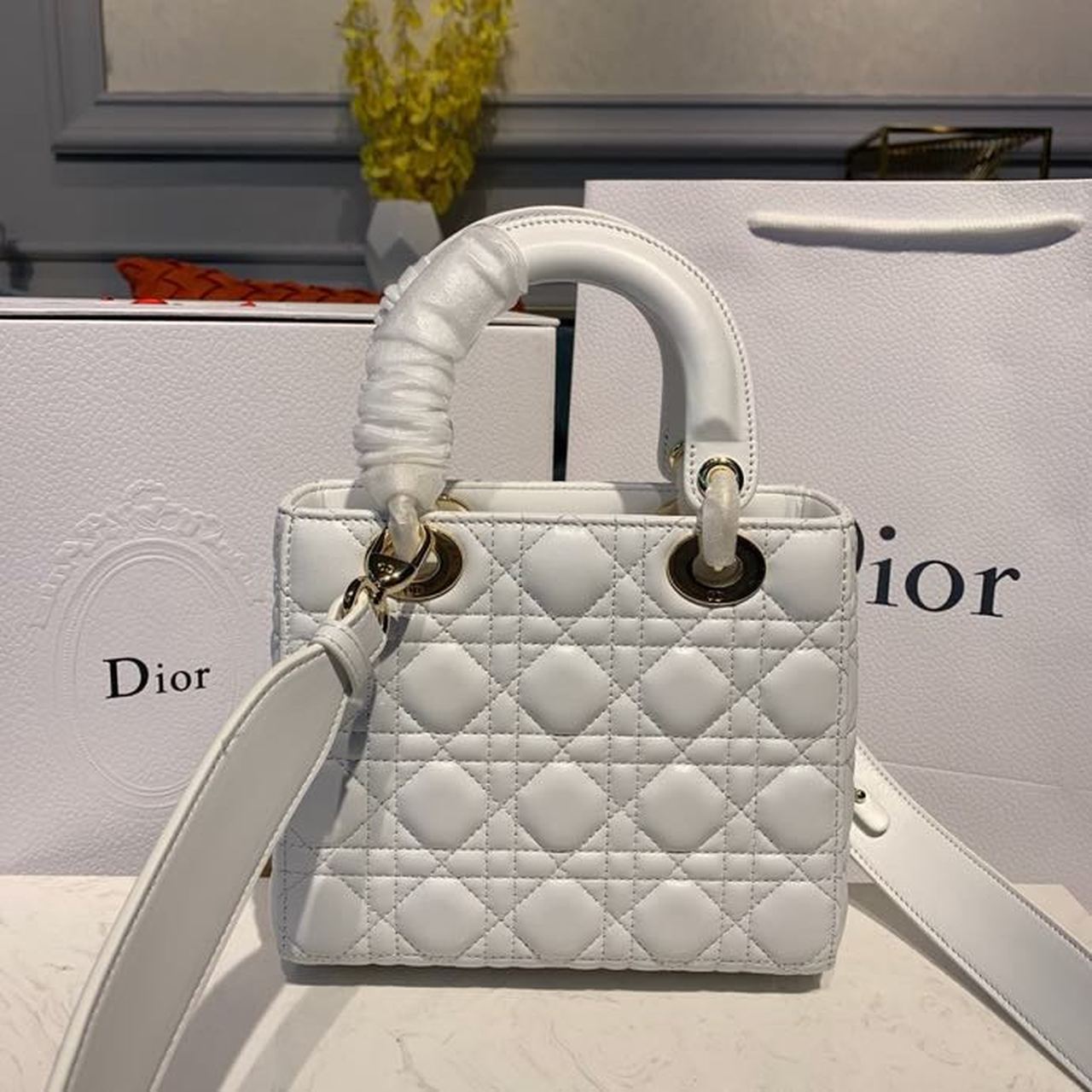 Top Quality Small Lady Bag Gold Toned Hardware White For Women 8in/20cm CD