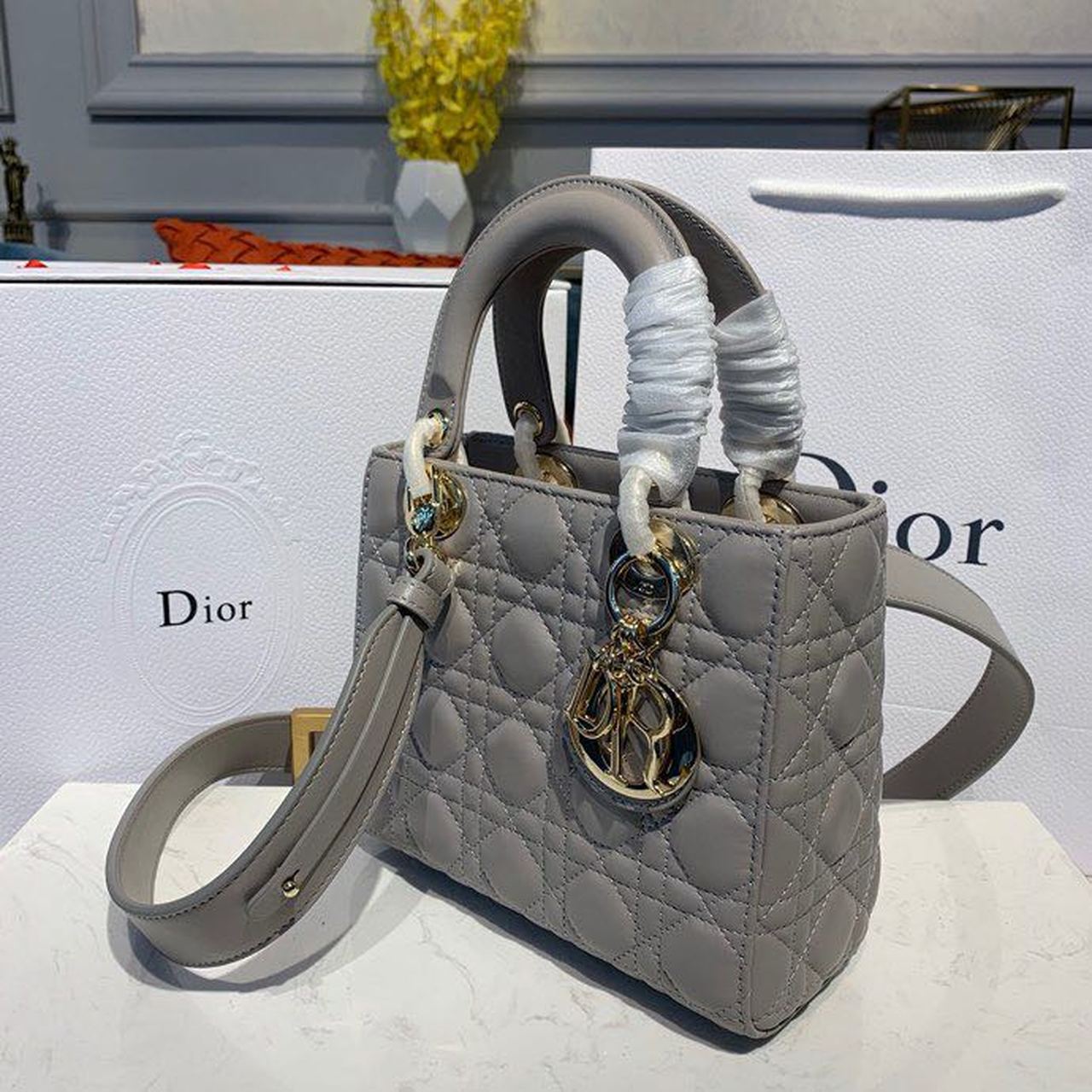 Top Quality Small Lady Bag Gold Toned Hardware Light Gray For Women 8in/20cm CD