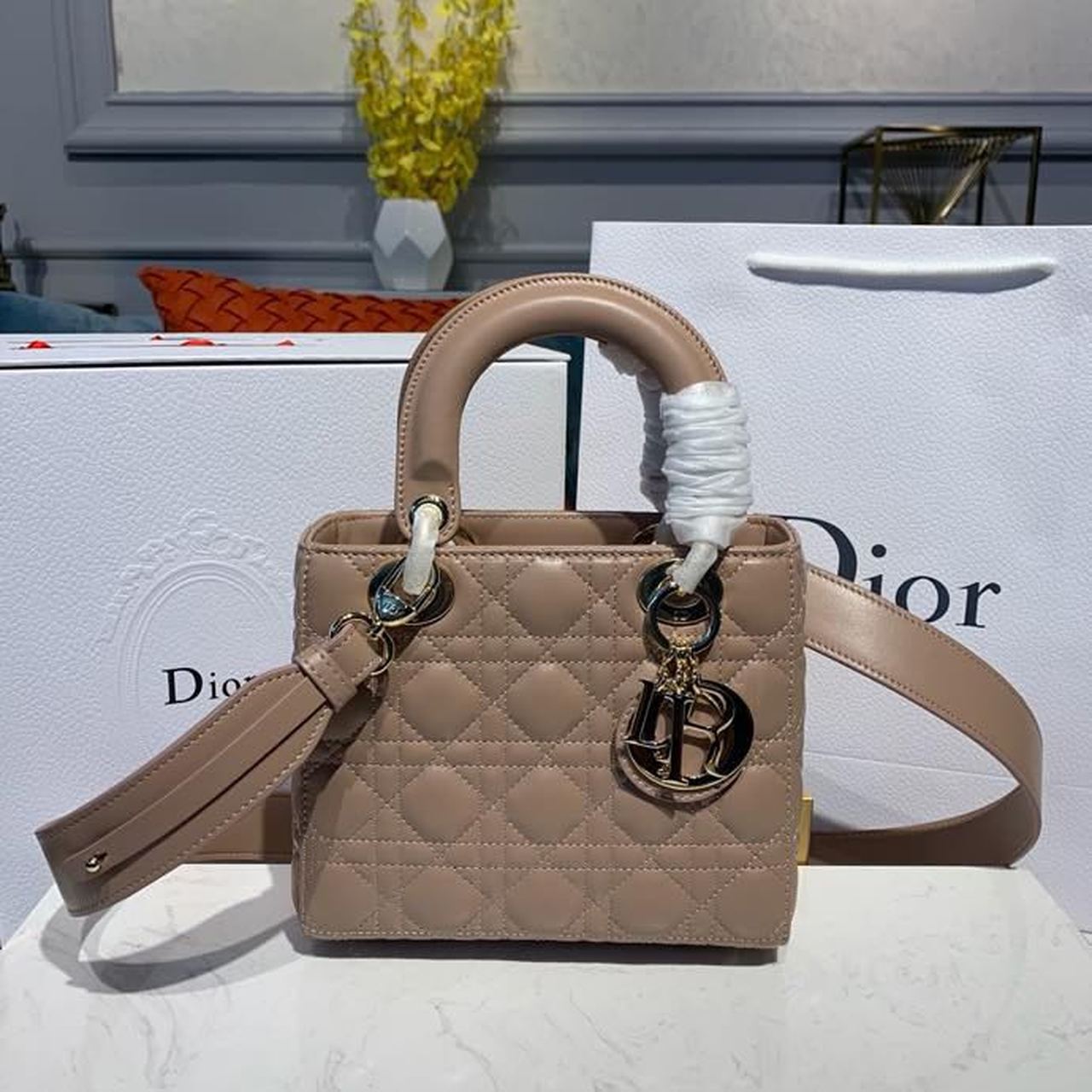 Top Quality Small Lady Bag Gold Toned Hardware Beige For Women 8in/20cm CD