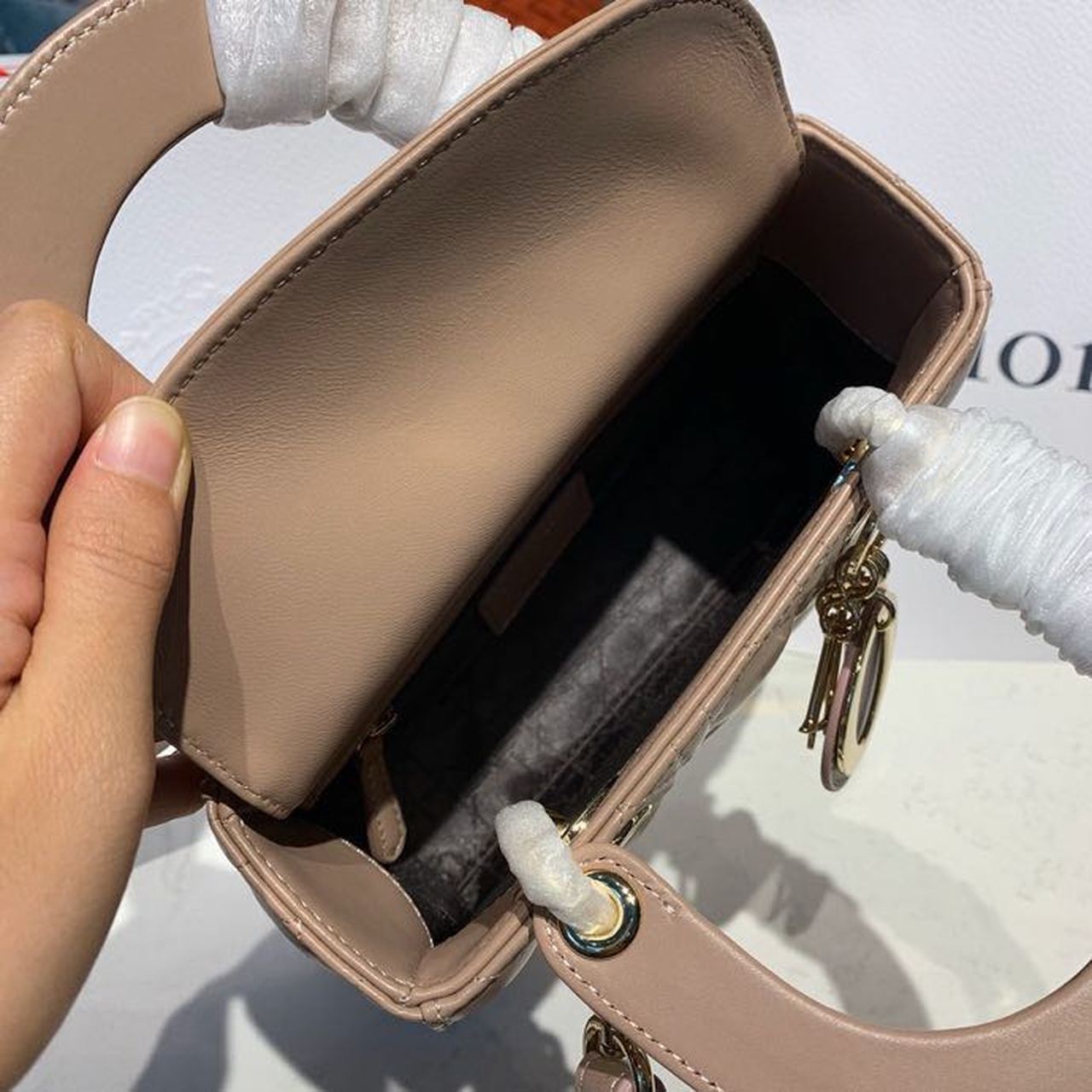 Top Quality Small Lady Bag Gold Toned Hardware Beige For Women 8in/20cm CD