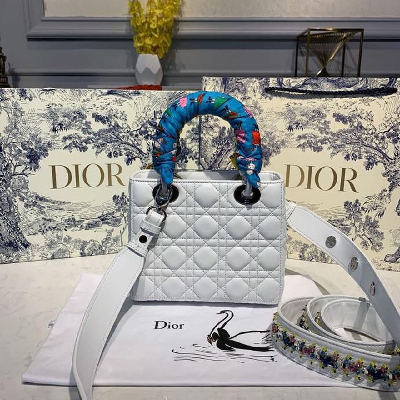 Top Quality Small Lady Bag SiTop Qualityer Hardware with Embellished Bag Strap White For Women 8in/20cm CD