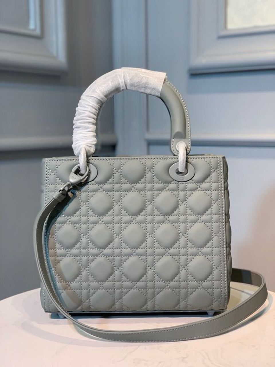 Top Quality MeTop Qualityum Ultramatte Lady Bag Grey For Women 9.5in/24cm CD M0565ILOI_M41G