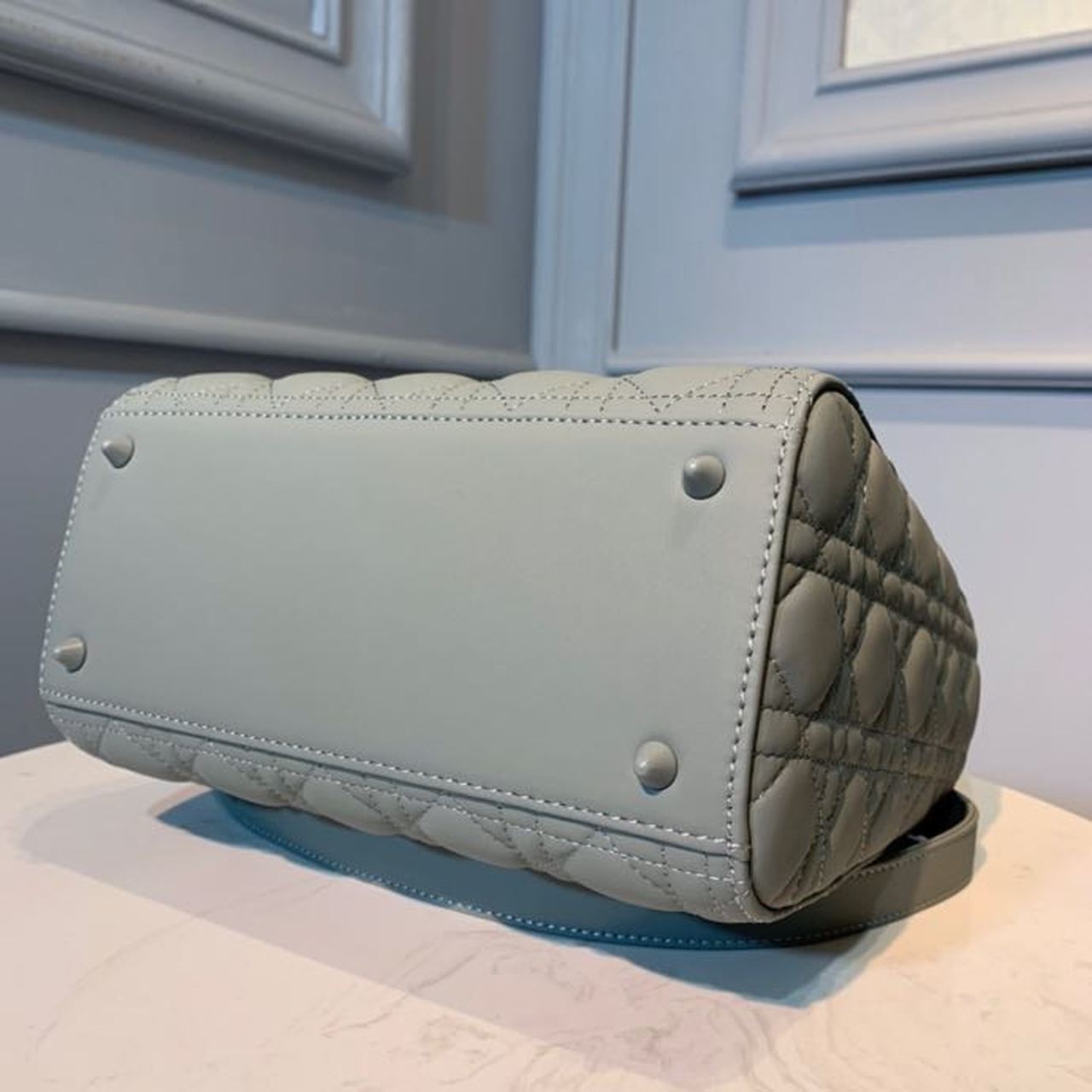 Top Quality MeTop Qualityum Ultramatte Lady Bag Grey For Women 9.5in/24cm CD M0565ILOI_M41G