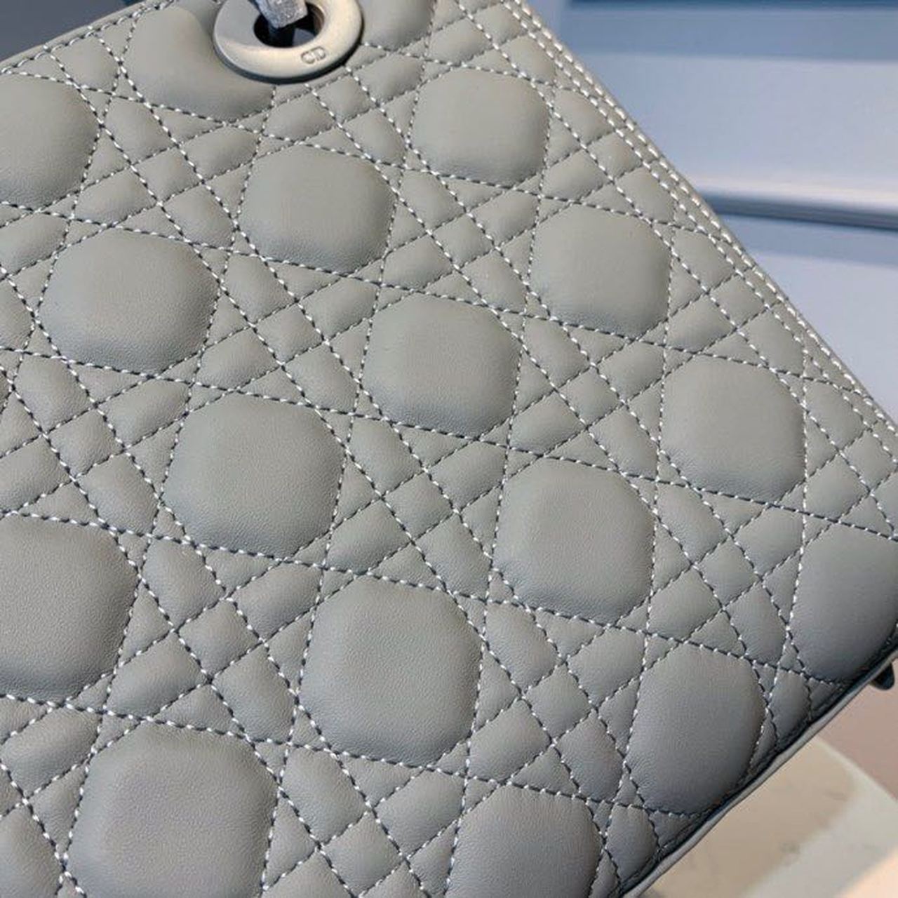 Top Quality MeTop Qualityum Ultramatte Lady Bag Grey For Women 9.5in/24cm CD M0565ILOI_M41G