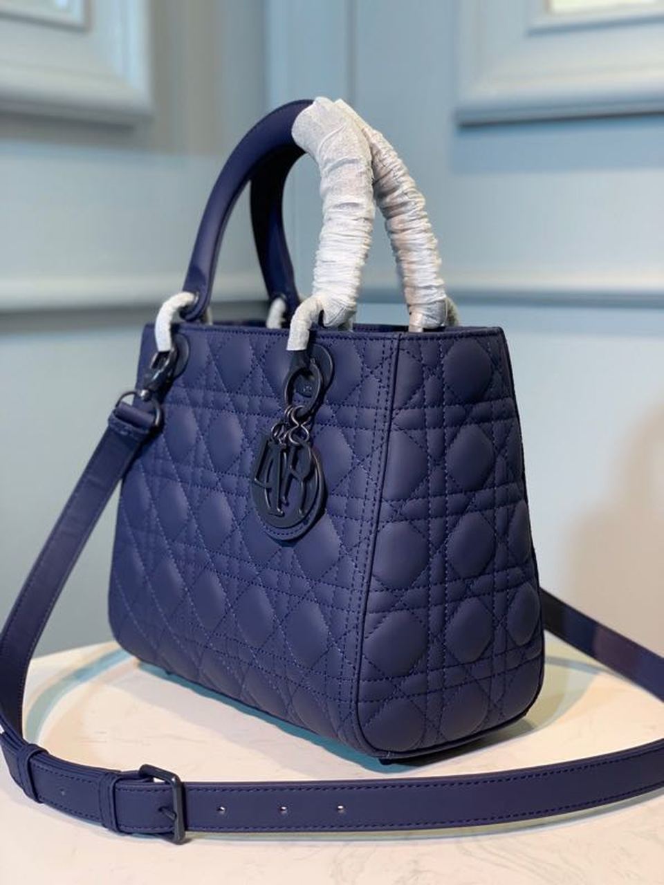 Top Quality MeTop Qualityum Ultramatte Lady Bag Blue For Women 9.5in/24cm CD M0565ILOI_M85B
