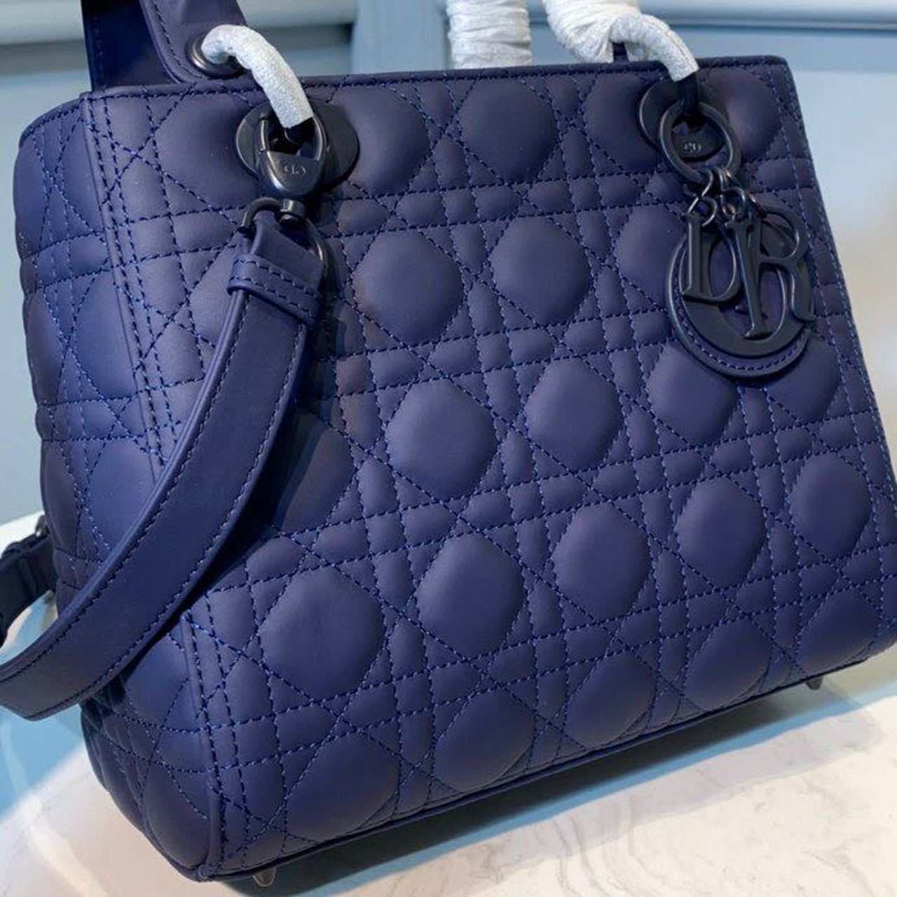 Top Quality MeTop Qualityum Ultramatte Lady Bag Blue For Women 9.5in/24cm CD M0565ILOI_M85B
