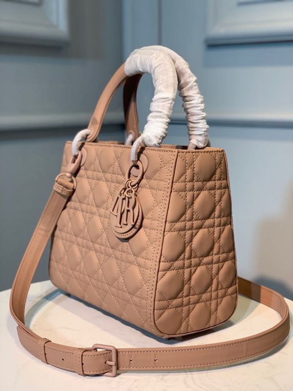 Top Quality MeTop Qualityum Ultramatte Lady Bag Blush For Women, Women’s Handbags 9in/24cm CD M0565ILOI_M50P