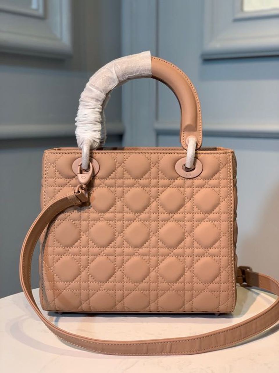 Top Quality MeTop Qualityum Ultramatte Lady Bag Blush For Women, Women’s Handbags 9in/24cm CD M0565ILOI_M50P