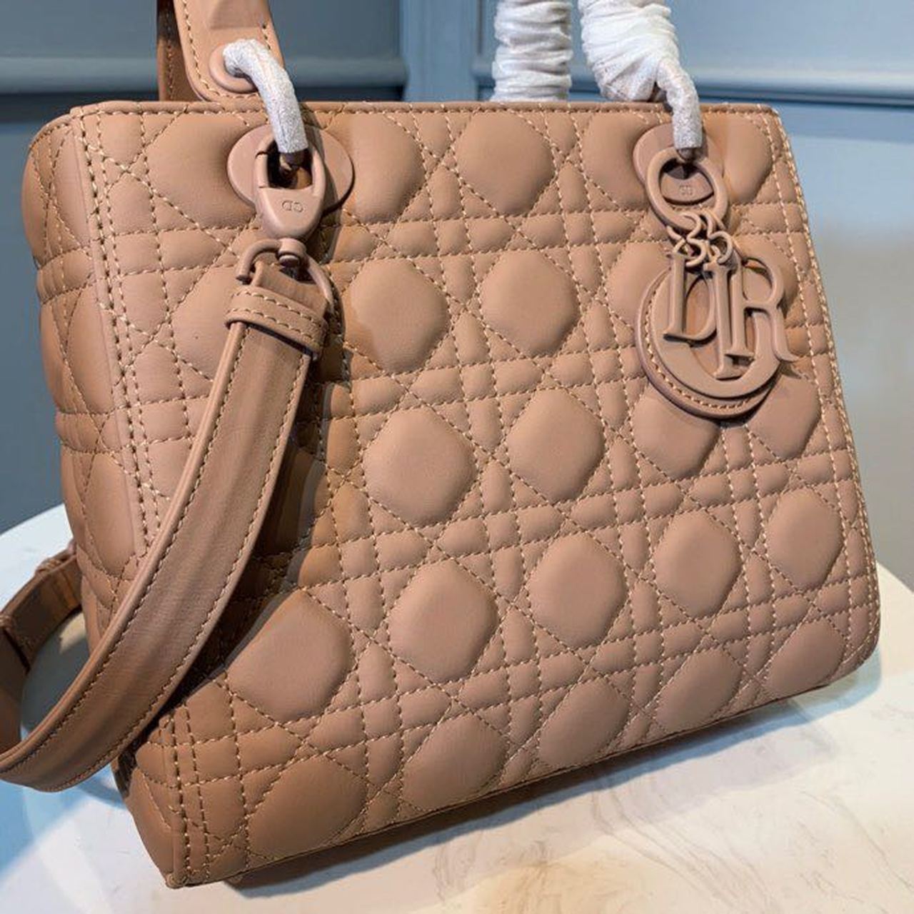 Top Quality MeTop Qualityum Ultramatte Lady Bag Blush For Women, Women’s Handbags 9in/24cm CD M0565ILOI_M50P