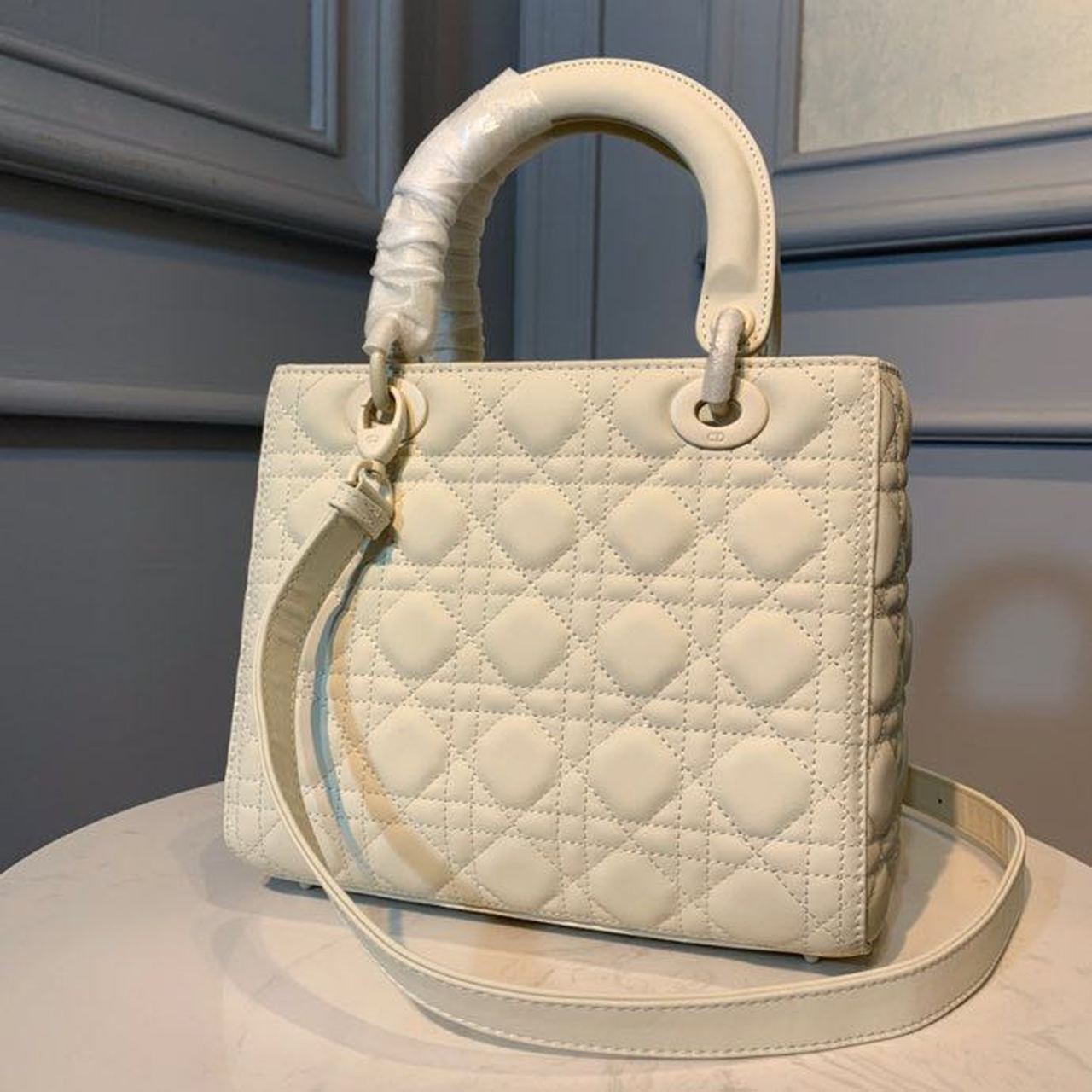 Top Quality MeTop Qualityum Lady Bag White For Women 9.5in/24cm CD
