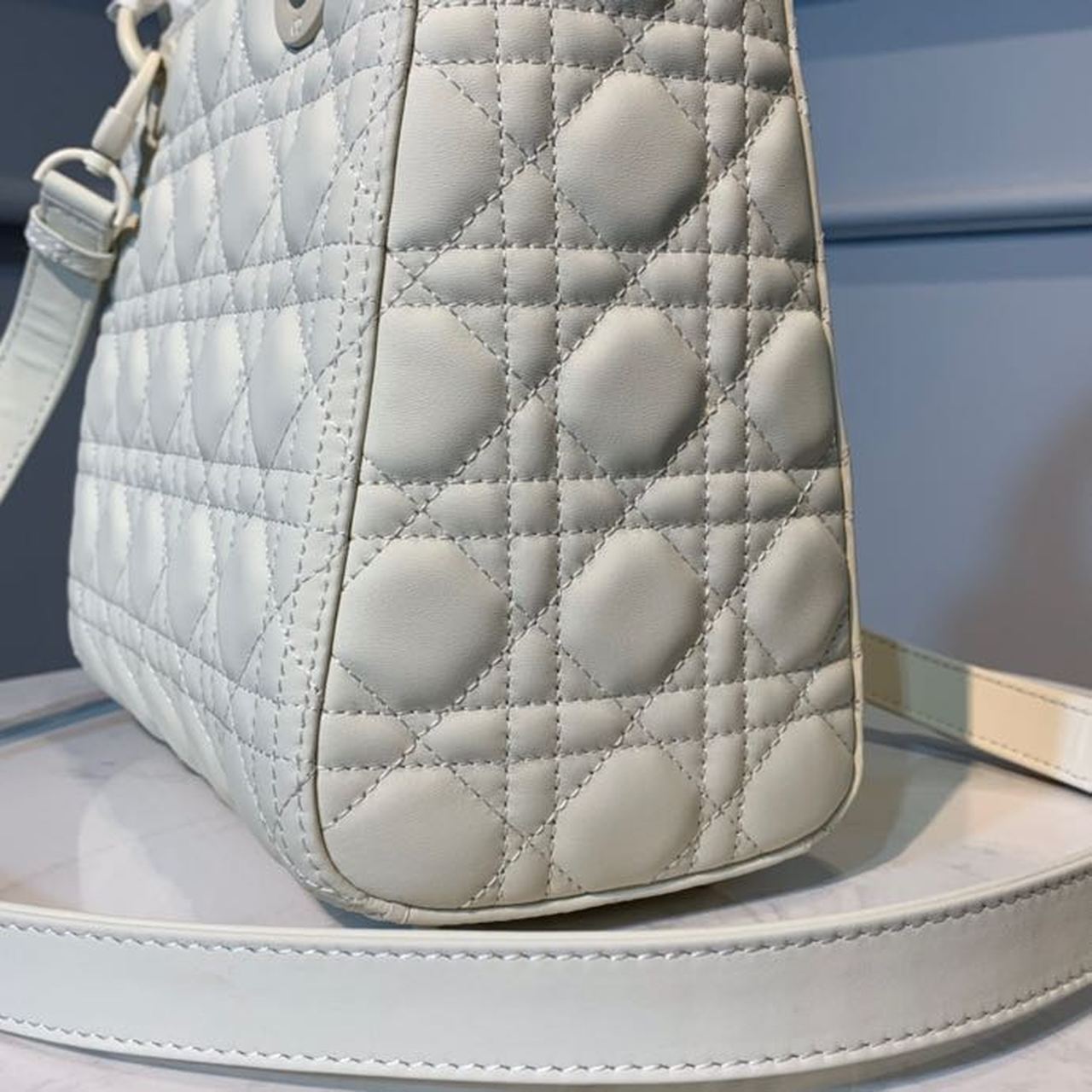 Top Quality MeTop Qualityum Lady Bag White For Women 9.5in/24cm CD