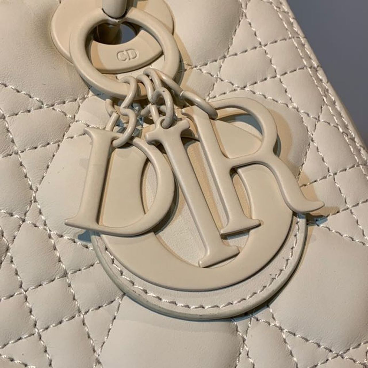 Top Quality MeTop Qualityum Lady Bag White For Women 9.5in/24cm CD