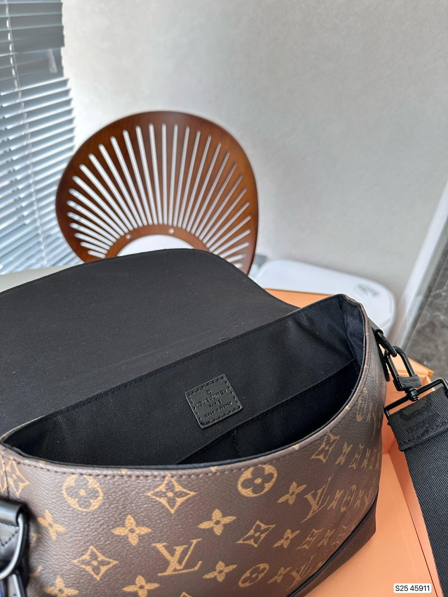 EN - Luxury Bags LUV 840