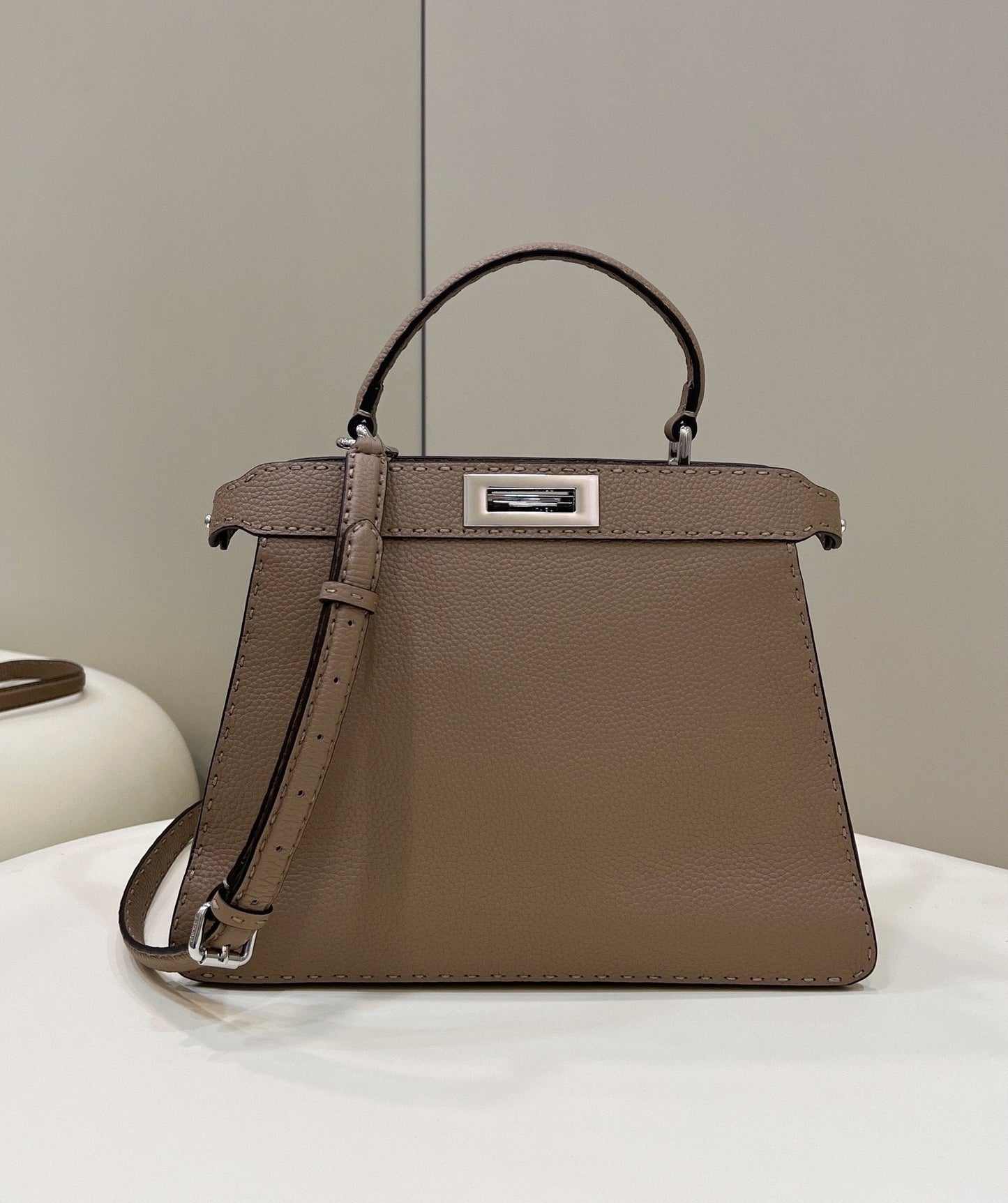 Top QualityTop Quality Peekaboo ISeeU Medium Brown For Women, Women’s Handbags, Shoulder Bags 13.1in/33.5cm FF