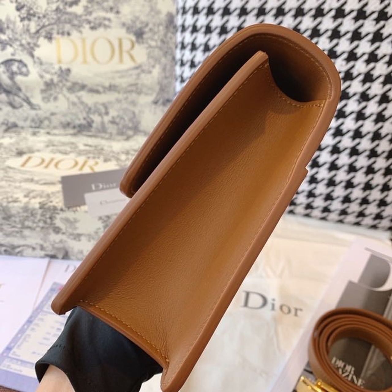 Top Quality 30 Montaigne Bag Amber Box For Women 24cm/9in CD M9203UMOS_M70E