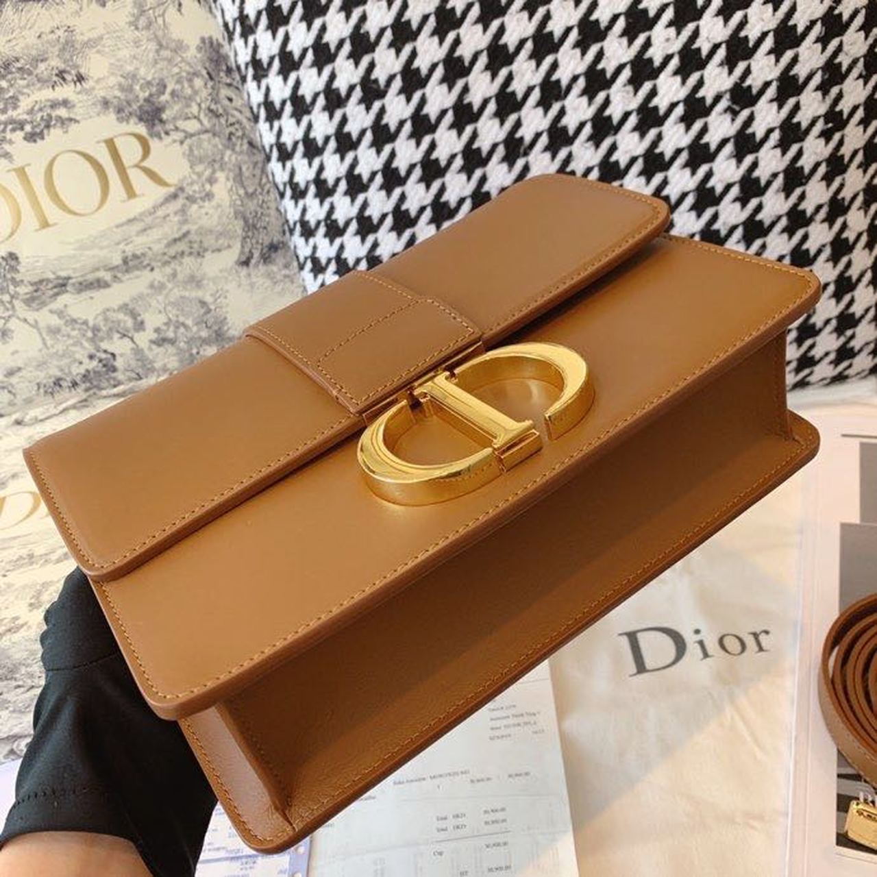 Top Quality 30 Montaigne Bag Amber Box For Women 24cm/9in CD M9203UMOS_M70E