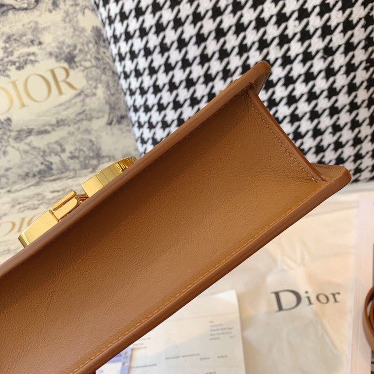 Top Quality 30 Montaigne Bag Amber Box For Women 24cm/9in CD M9203UMOS_M70E