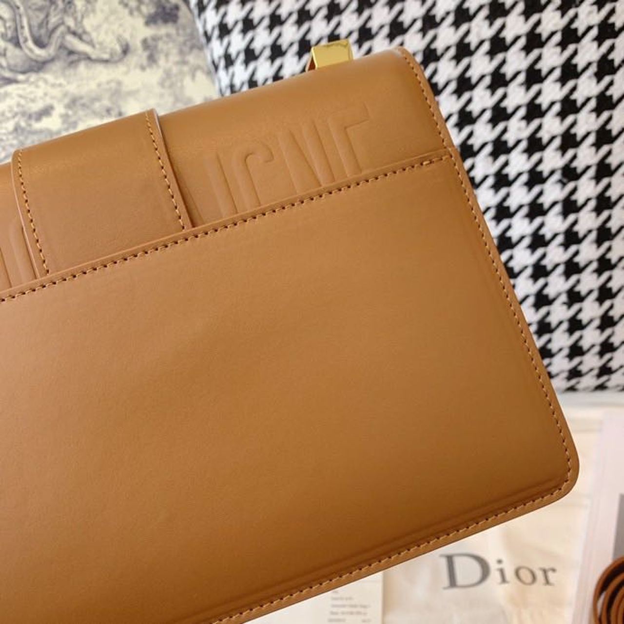 Top Quality 30 Montaigne Bag Amber Box For Women 24cm/9in CD M9203UMOS_M70E