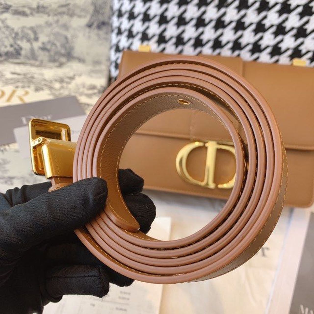 Top Quality 30 Montaigne Bag Amber Box For Women 24cm/9in CD M9203UMOS_M70E