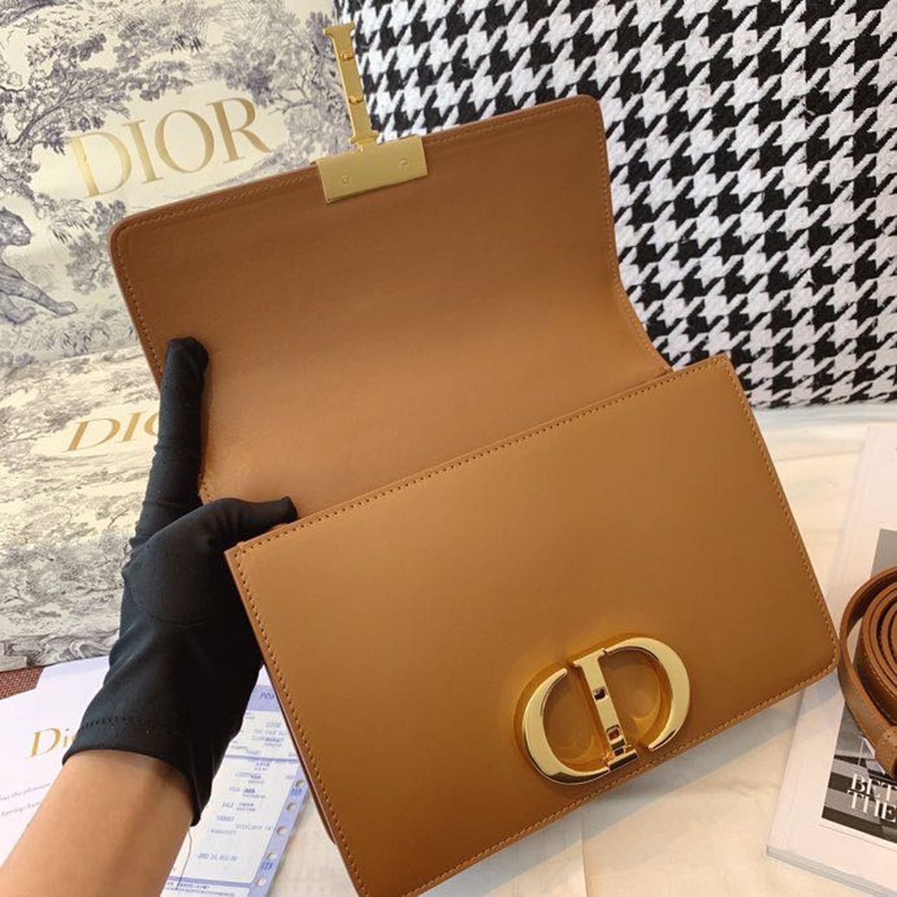 Top Quality 30 Montaigne Bag Amber Box For Women 24cm/9in CD M9203UMOS_M70E