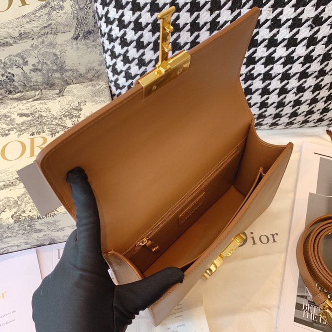 Top Quality 30 Montaigne Bag Amber Box For Women 24cm/9in CD M9203UMOS_M70E