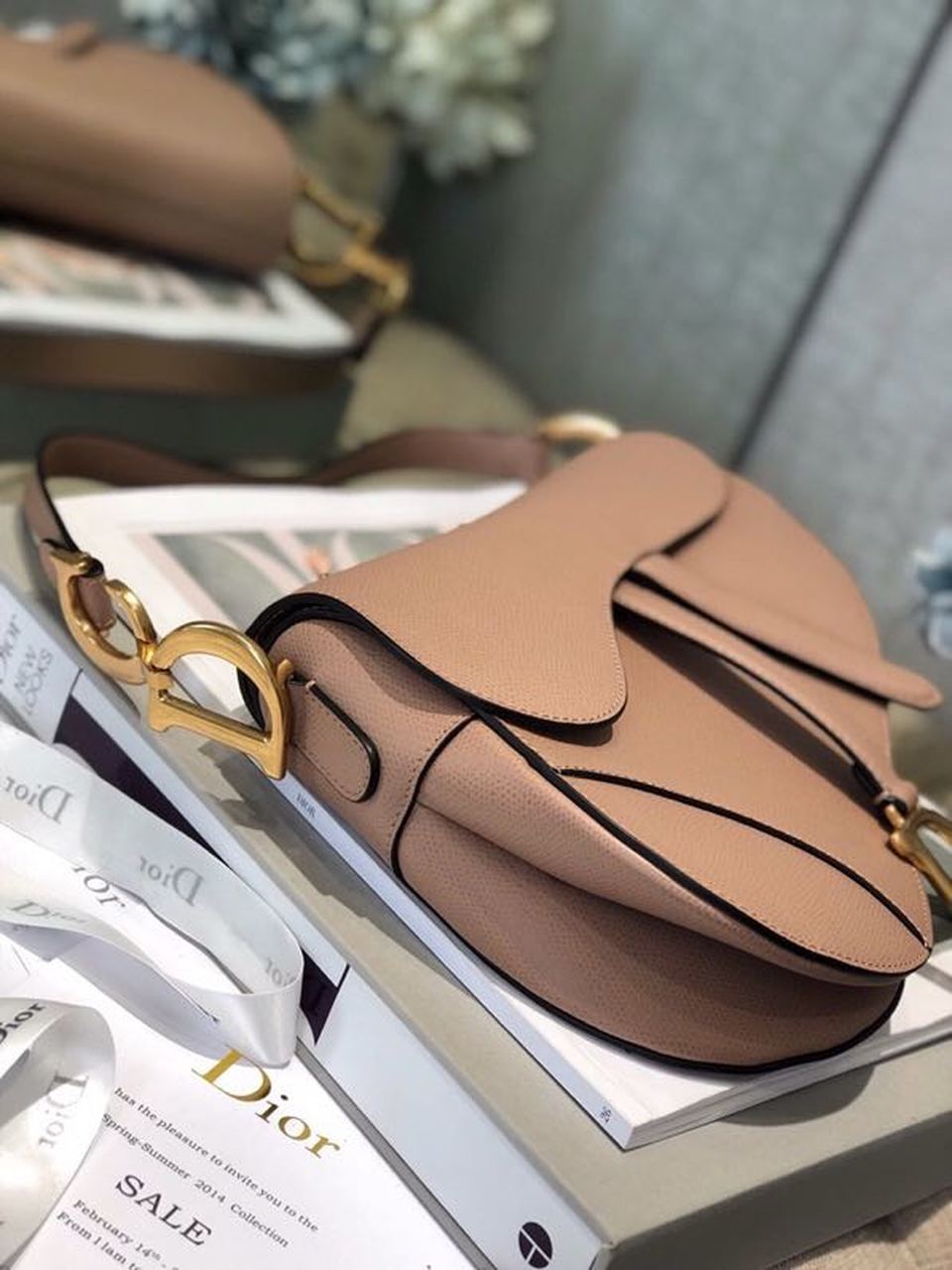 Top Quality Warm Taupe Grained Saddle Bag Gold Toned Hardware Canvas For Women 25cm/10in CD M0446CBAA_M45M