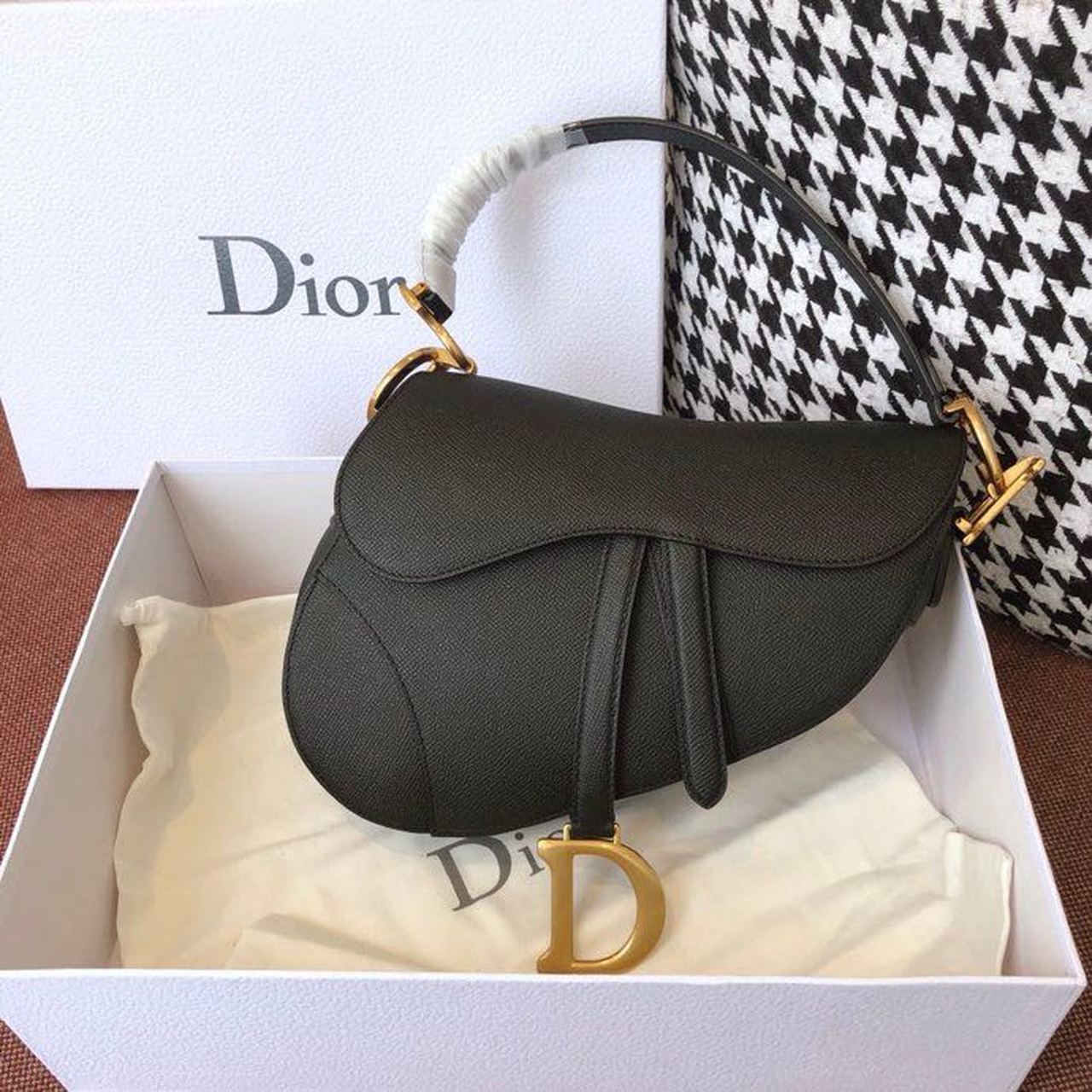 Top Quality Saddle Bag Black Grained For Women 10in/25cm CD M0446CBAA_M900