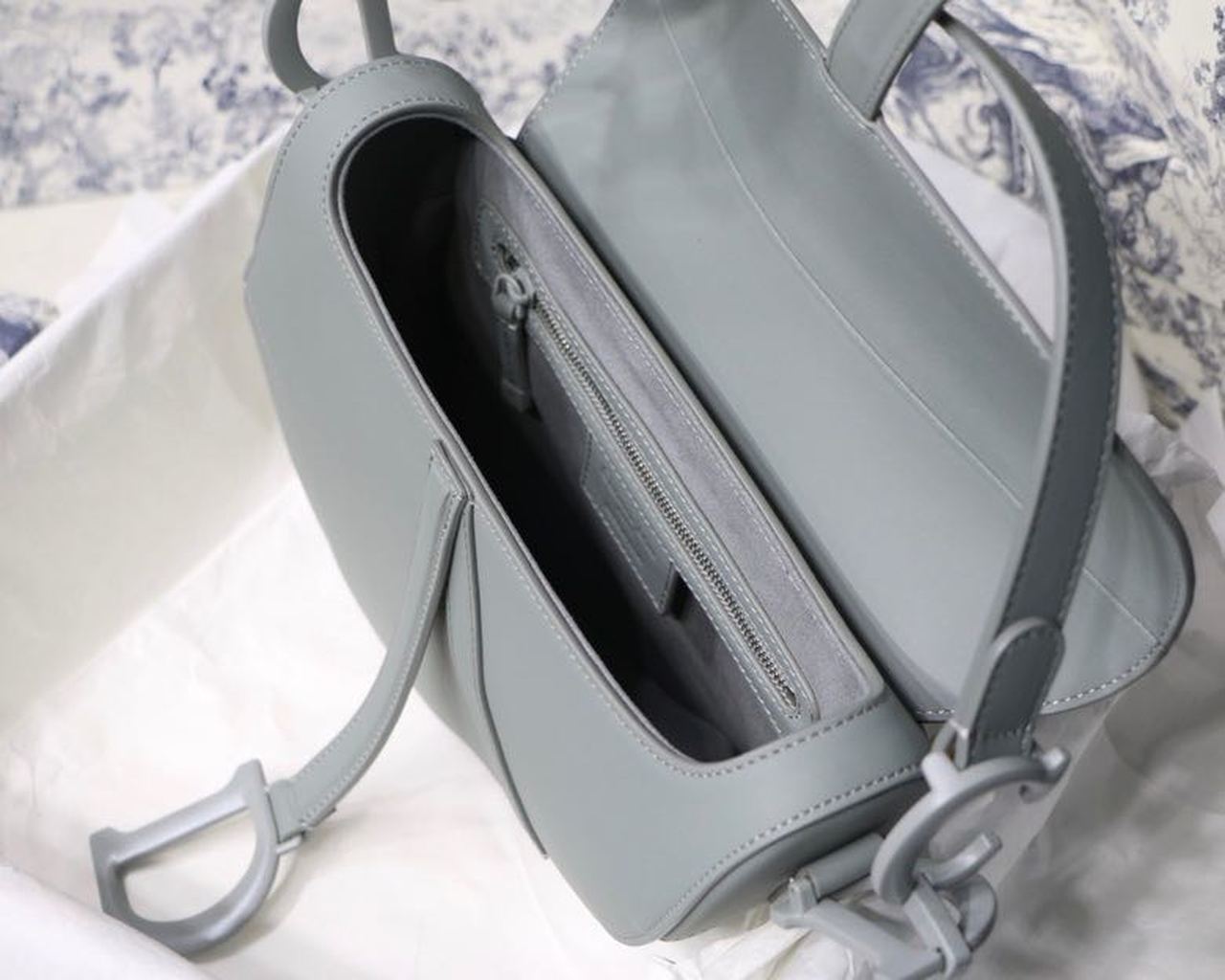 Top Quality MeTop Qualityum Saddle Bag Light Blue Ultramatte For Women 25cm/10in CD