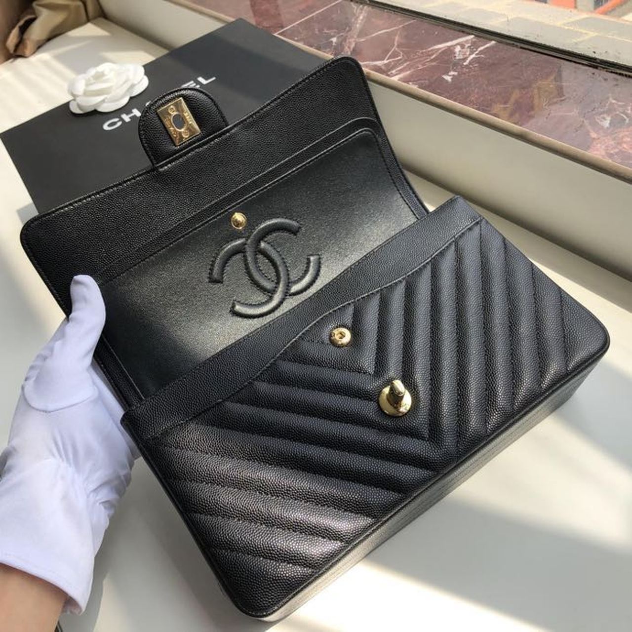 CHL Chevron Classic Handbag Gold Toned Hardware Black For Women, Women’s Bags, Shoulder And Crossbody Bags 10in/26cm