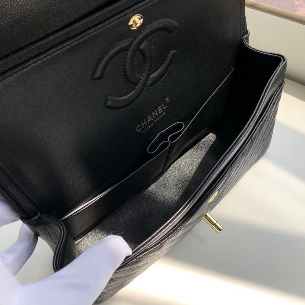 CHL Chevron Classic Handbag Gold Toned Hardware Black For Women, Women’s Bags, Shoulder And Crossbody Bags 10in/26cm