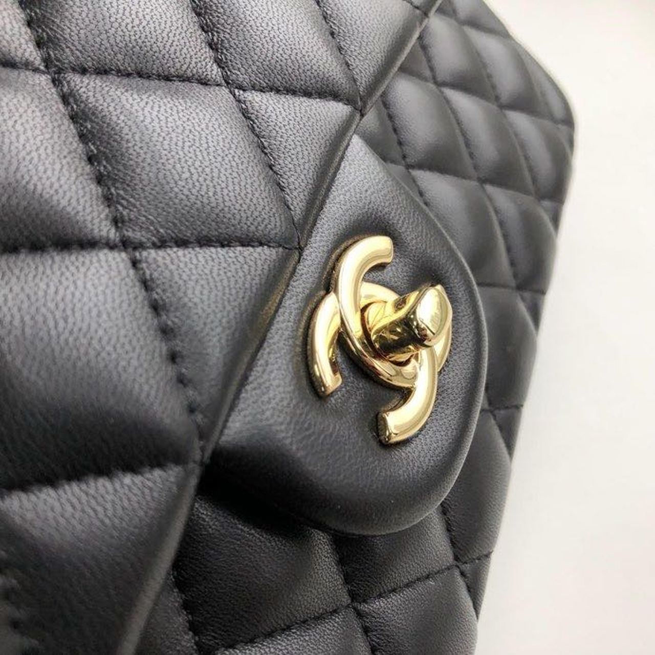 CHL Classic Handbag Gold Toned Hardware Black For Women, Women’s Bags, Shoulder And Crossbody Bags 10in/26cm A01112