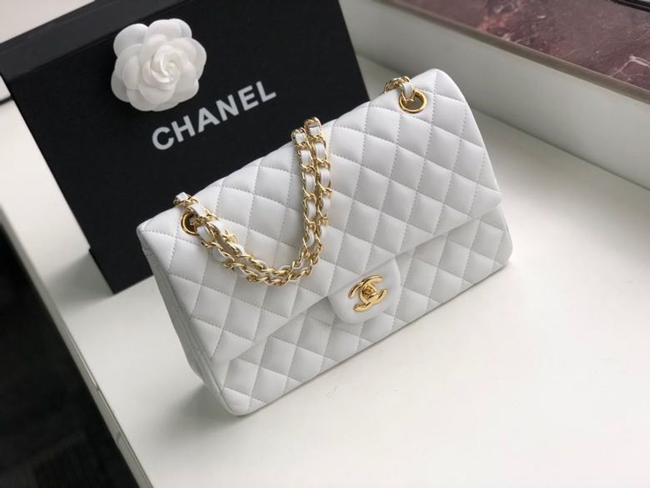 CHL Classic Handbag Gold Toned Hardware White For Women, Women’s Bags, Shoulder And Crossbody Bags 10in/26cm A01112