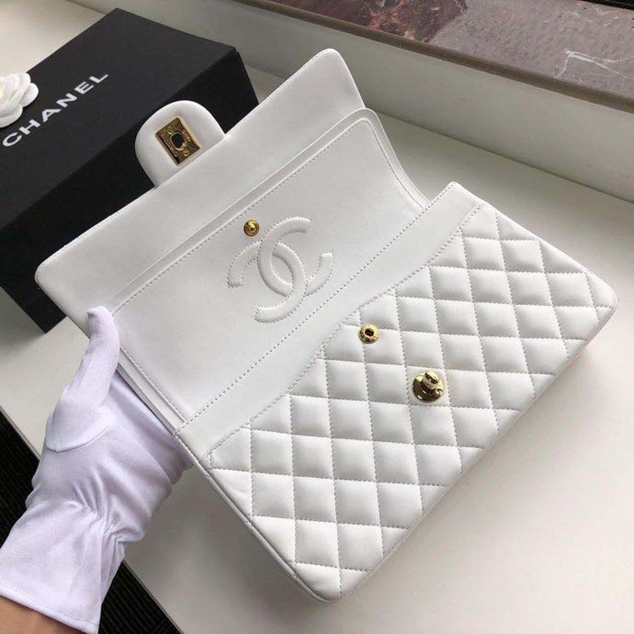 CHL Classic Handbag Gold Toned Hardware White For Women, Women’s Bags, Shoulder And Crossbody Bags 10in/26cm A01112