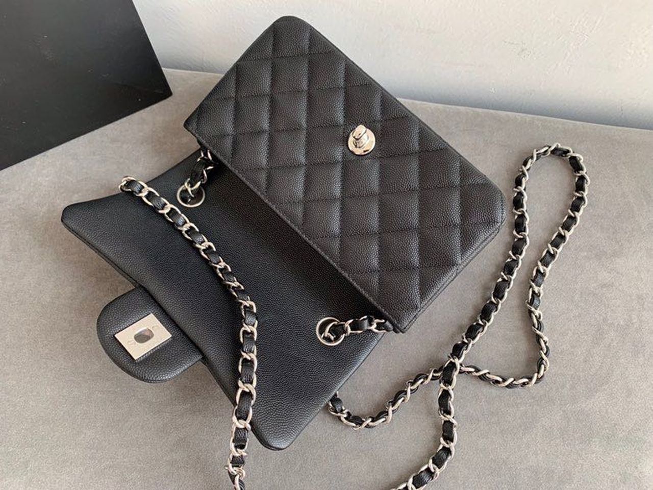CHLSmall Classic Handbag Rose Gold Toned Hardware Black For Women, Women’s Bags, Shoulder and Crossbody Bags 7.8in/20cm A01113