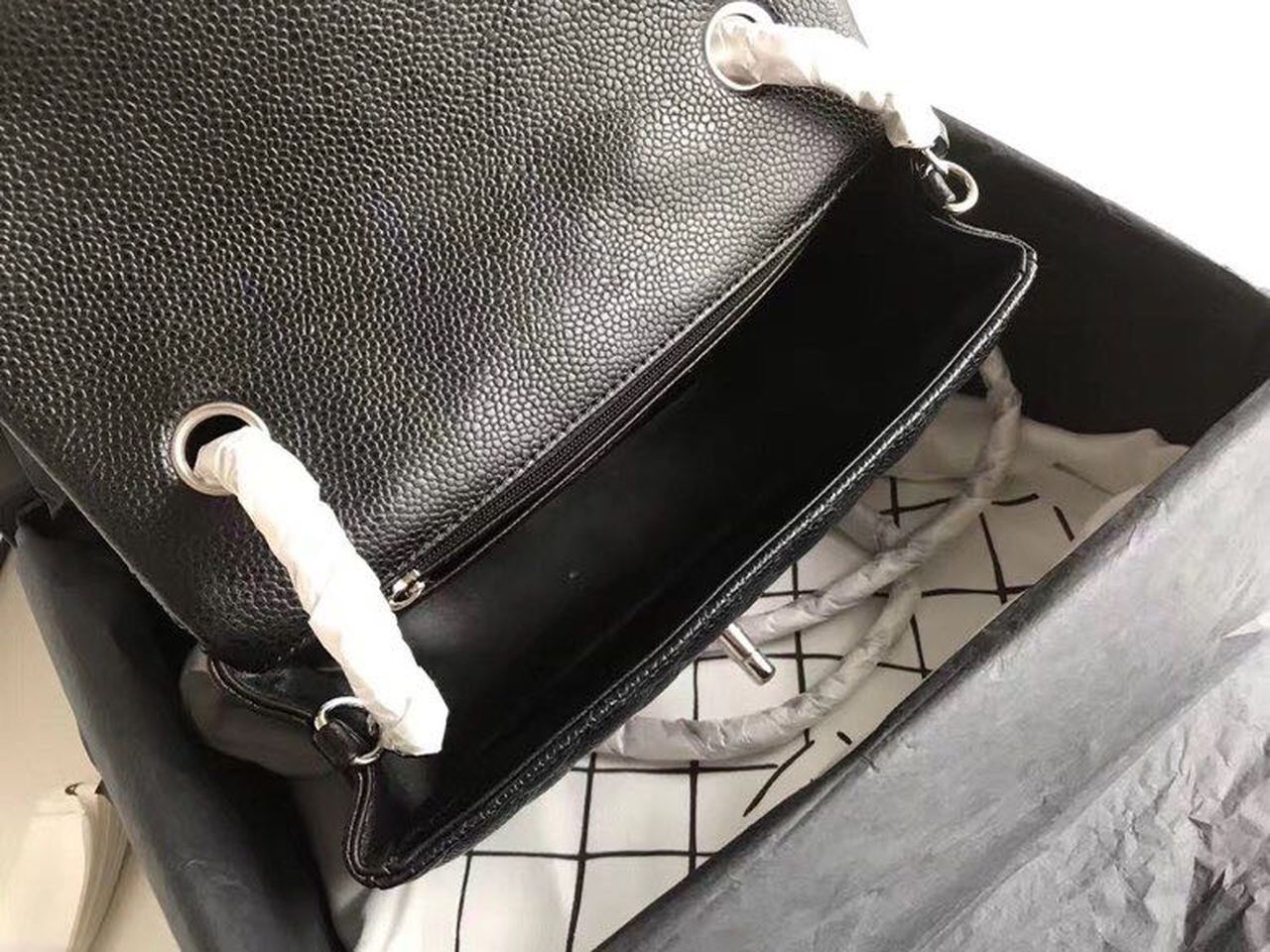 CHLSmall Classic Handbag Silver Hardware Black For Women, Women’s Bags, Shoulder and Crossbody Bags 7.8in/20cm A01113