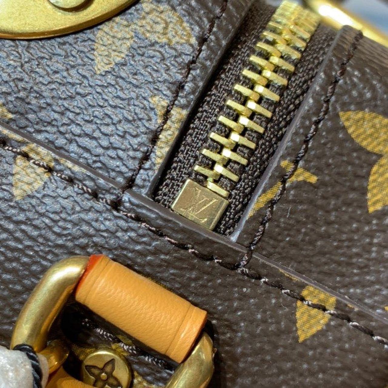 Top Quality Mini Soft Trunk Monogram Canvas For Women, WoBags, Shoulder And Crossbody Bags 7.2in/18.5cm Top Quality M68906