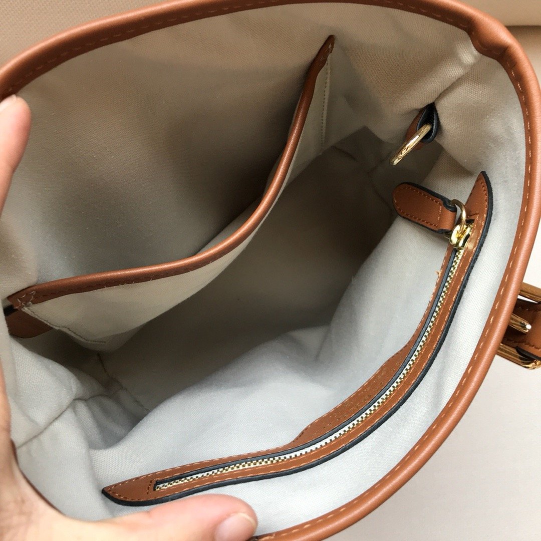 EN - New 1:1 rep  Bags BBR 013