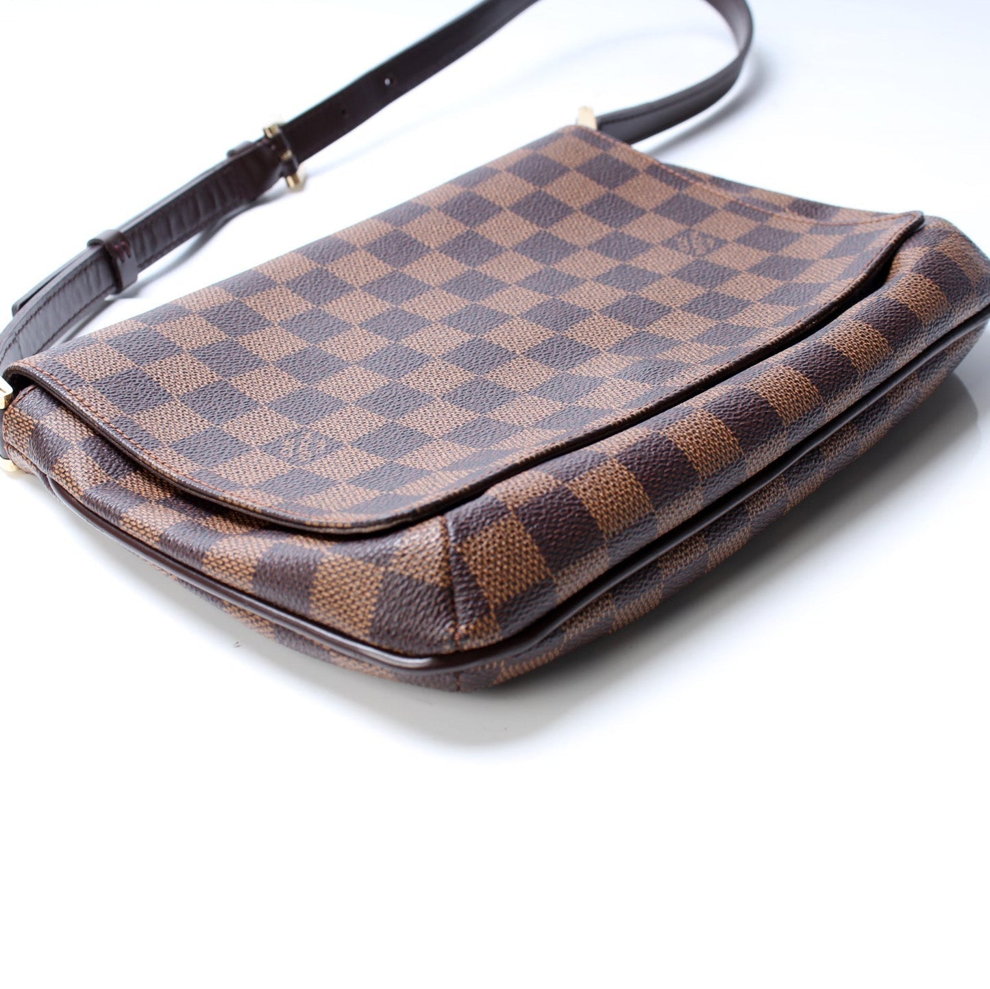 Louis Vuitton M tte Tango Short Damier Ebene