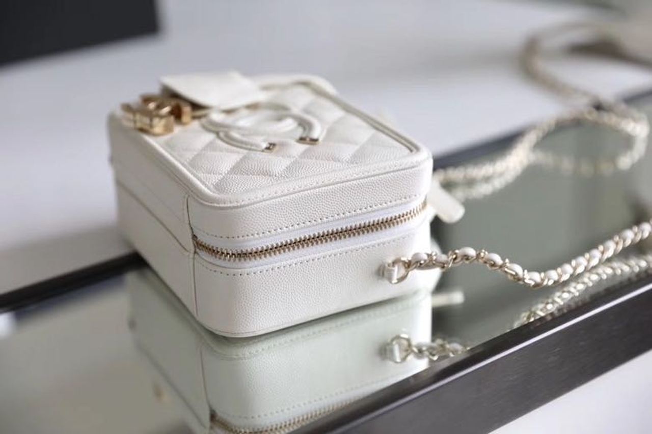 CHLVanity Case Bag Gold Toned Hardware For Women 6in/17cm