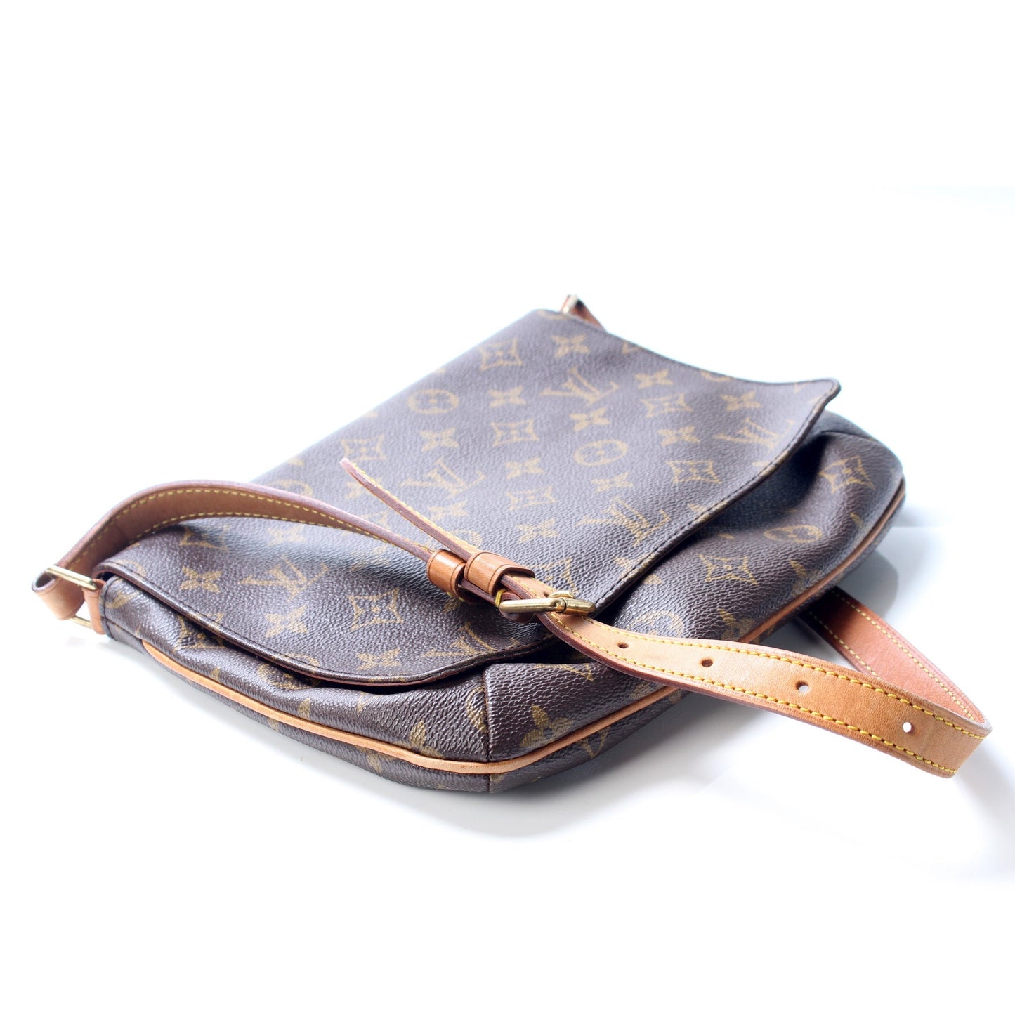Louis Vuitton M tte Tango Short Monogram