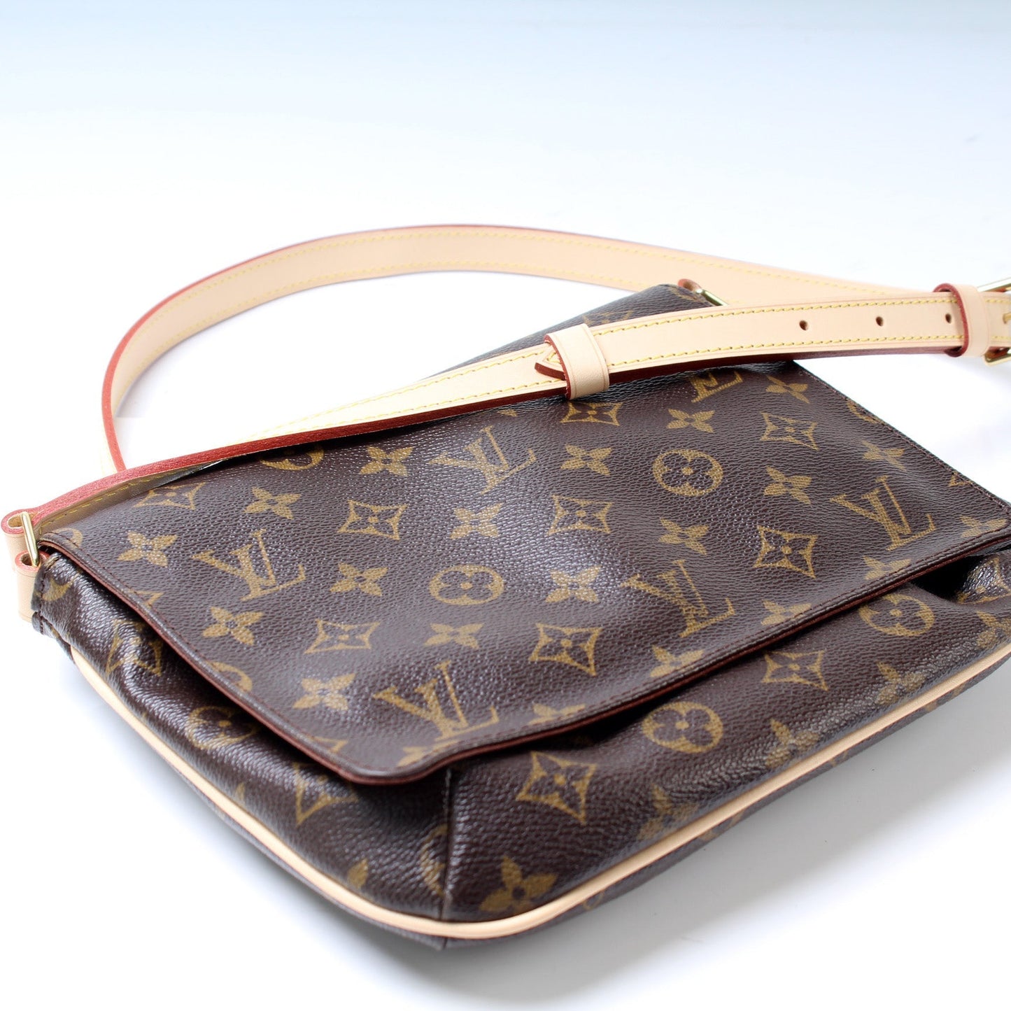 Louis Vuitton M tte Tango Long Monogram