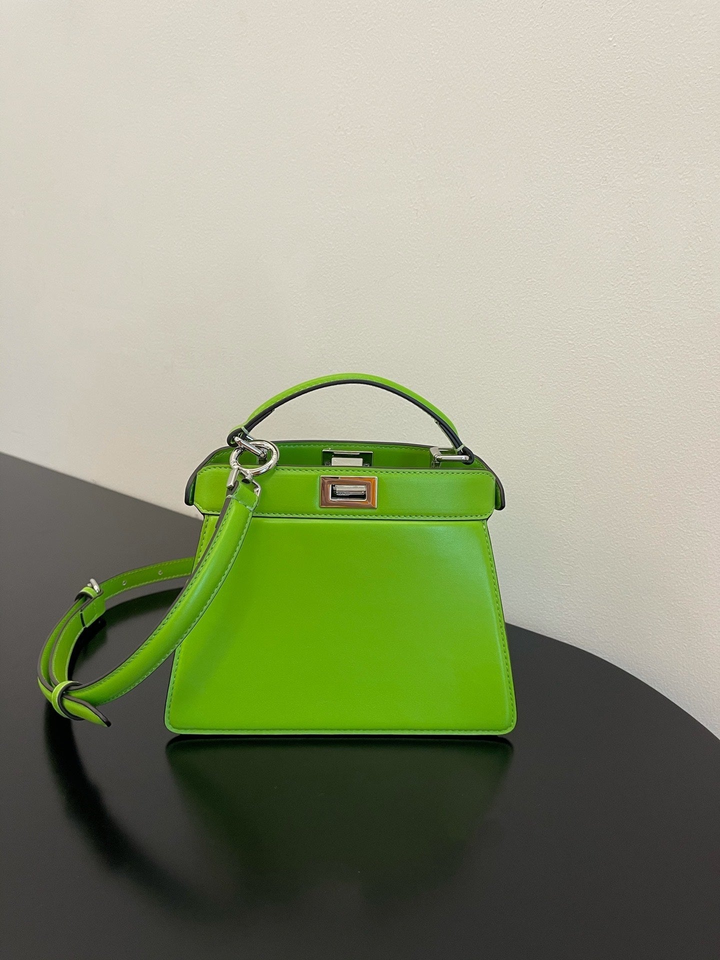 Top QualityTop Quality Peekaboo ISeeU Petite Chartre Small Bag For Woman 20cm/8in