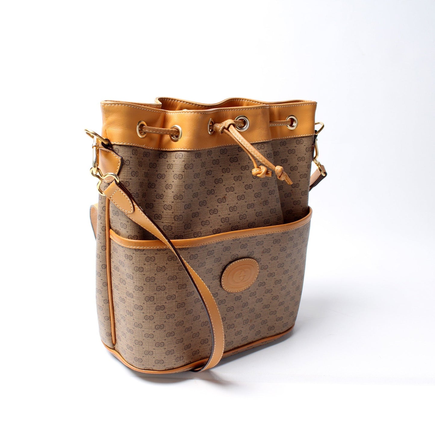 Gucci 001.907.0791   Bucket Bag