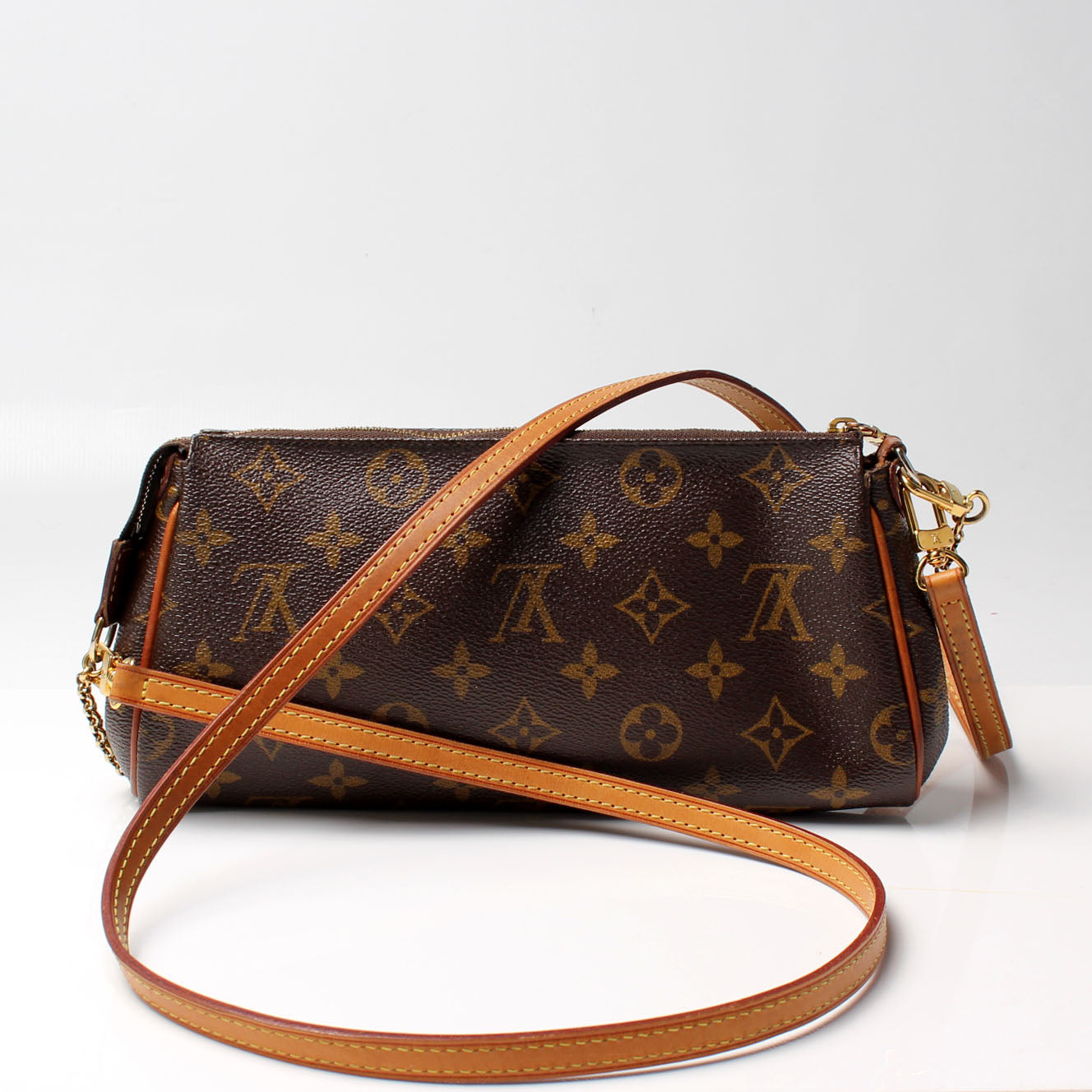 Louis Vuitton Eva Clutch Monogram